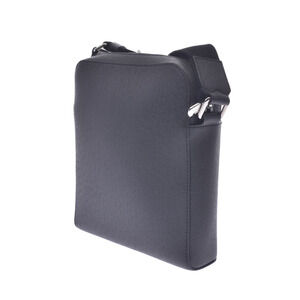 Louis Vuitton Taiga Shoulder Anton Bag Leather Noir Black Pochette